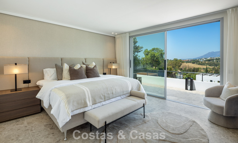 Spanish villa with a modern interior and a large garden for sale on the New Golden Mile in Benahavis between Marbella and Estepona 804856