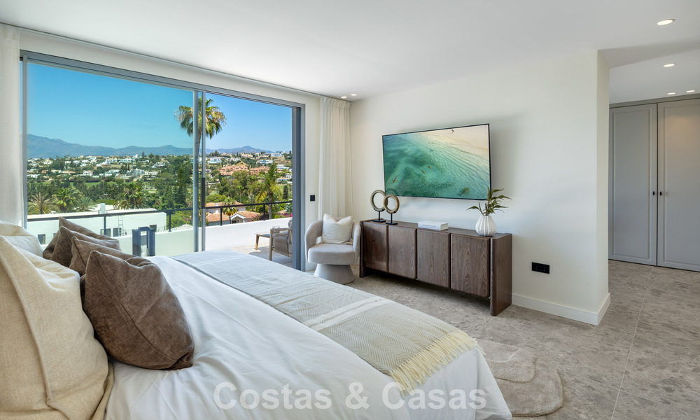 Spanish villa with a modern interior and a large garden for sale on the New Golden Mile in Benahavis between Marbella and Estepona 804857