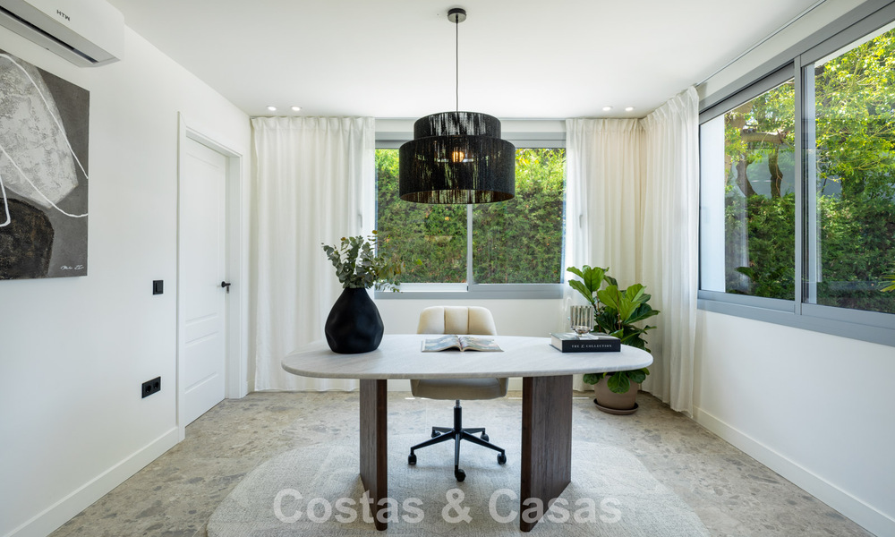 Spanish villa with a modern interior and a large garden for sale on the New Golden Mile in Benahavis between Marbella and Estepona 804859