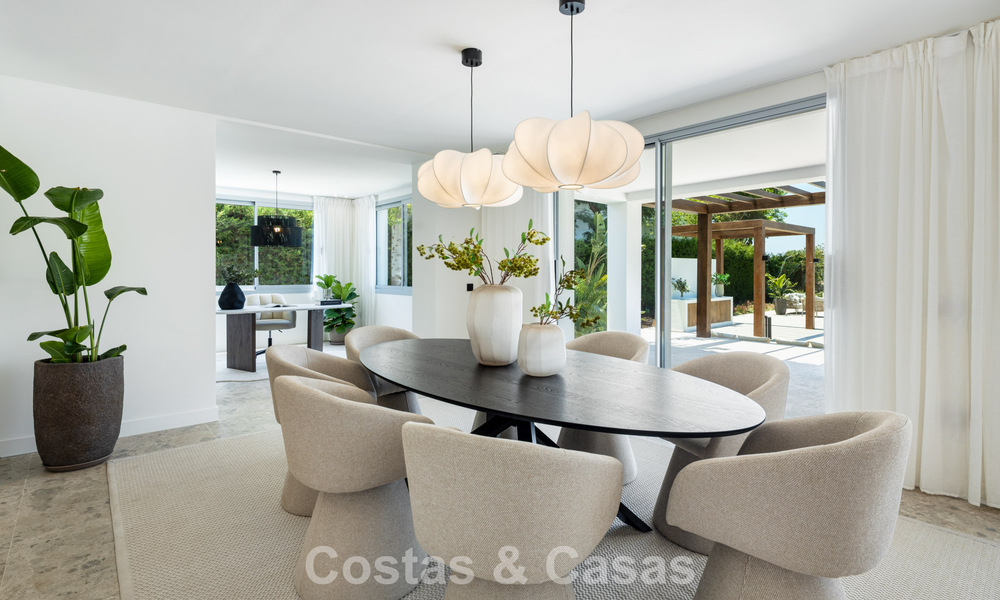Spanish villa with a modern interior and a large garden for sale on the New Golden Mile in Benahavis between Marbella and Estepona 804861