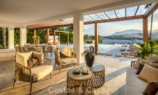 Spanish villa with a modern interior and a large garden for sale on the New Golden Mile in Benahavis between Marbella and Estepona 804869 