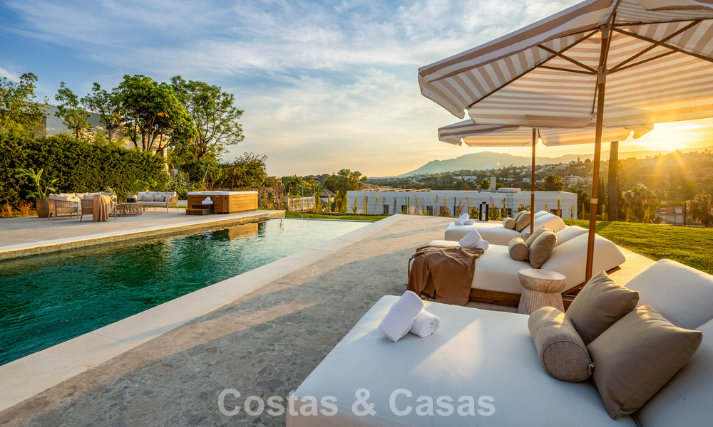 Spanish villa with a modern interior and a large garden for sale on the New Golden Mile in Benahavis between Marbella and Estepona 804870