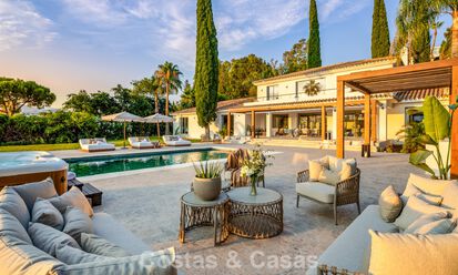 Spanish villa with a modern interior and a large garden for sale on the New Golden Mile in Benahavis between Marbella and Estepona 804924