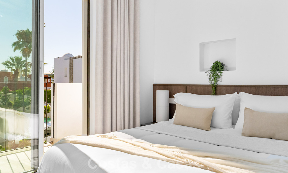 Elegant, renovated townhouse with private swimming pool for sale in Nueva Andalucía, Marbella 804901