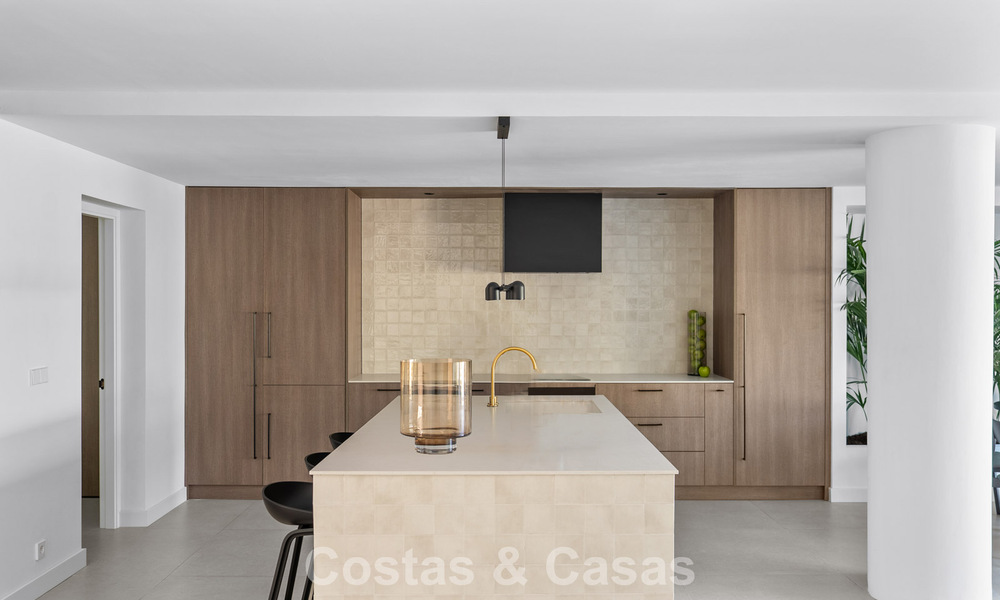 Elegant, renovated townhouse with private swimming pool for sale in Nueva Andalucía, Marbella 804904