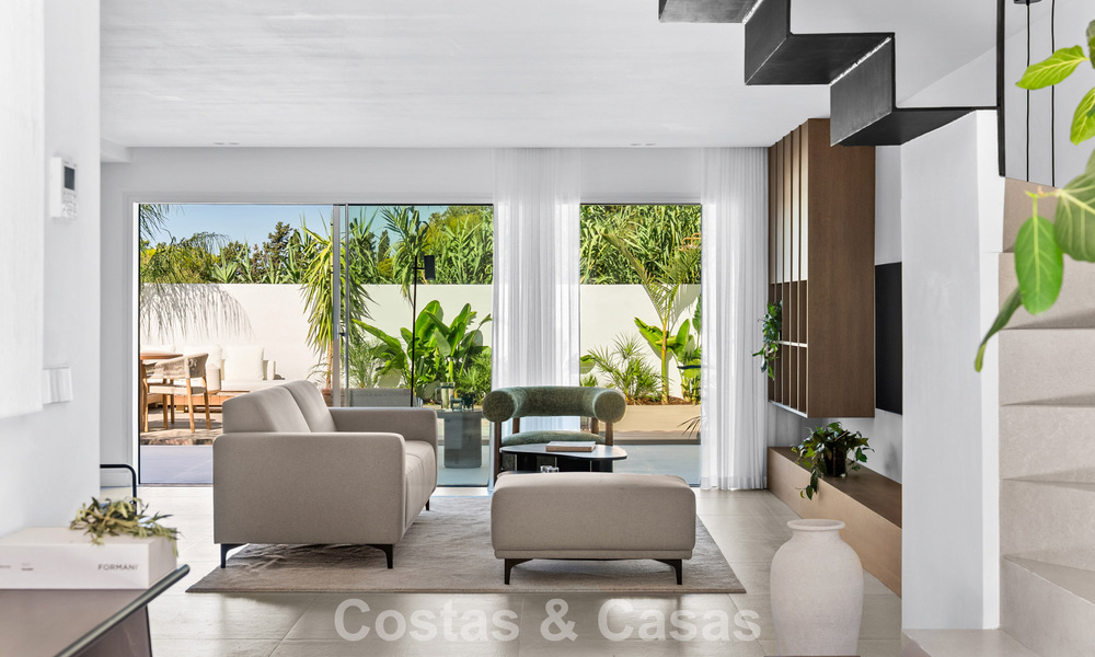 Elegant, renovated townhouse with private swimming pool for sale in Nueva Andalucía, Marbella 804907