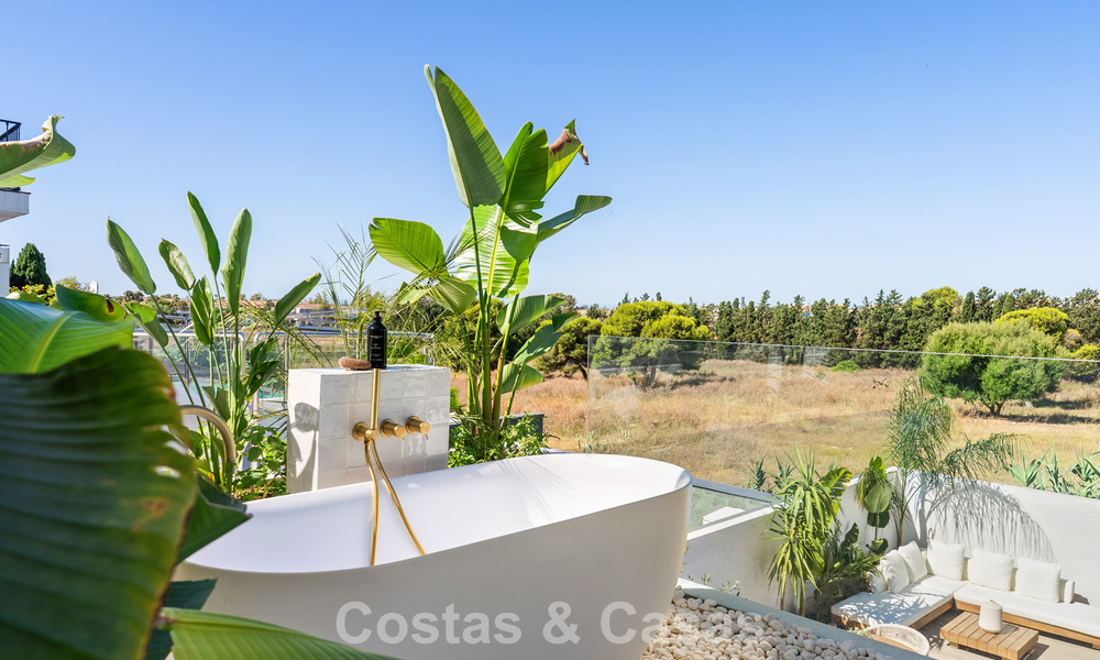 Elegant, renovated townhouse with private swimming pool for sale in Nueva Andalucía, Marbella 804913