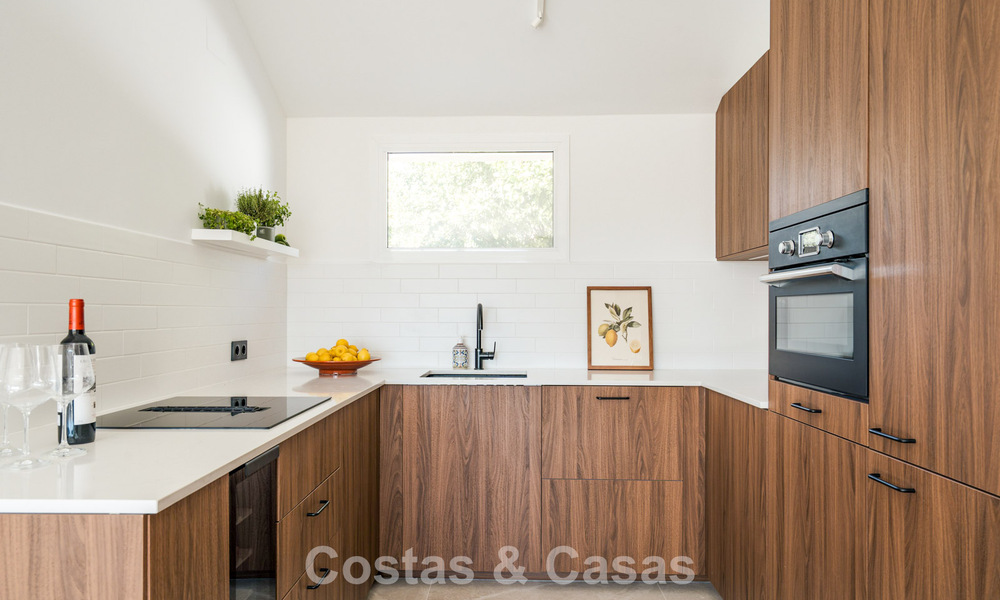 Contemporary renovated townhouse with golf and sea views for sale on the New Golden Mile, Marbella - Estepona 804946