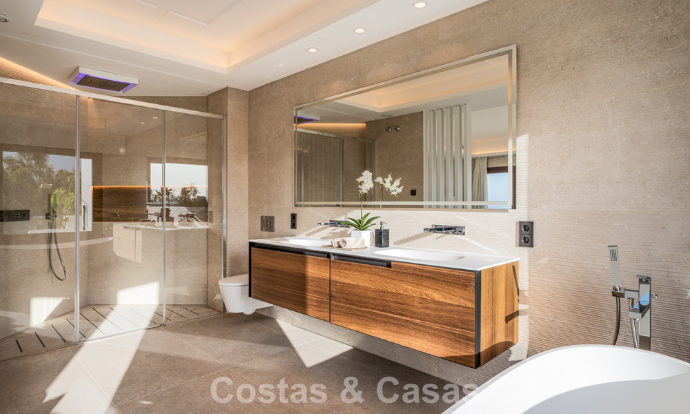Modern mediterranean, new luxury villa for sale in an exclusive gated community in Marbella - Benahavís 805168