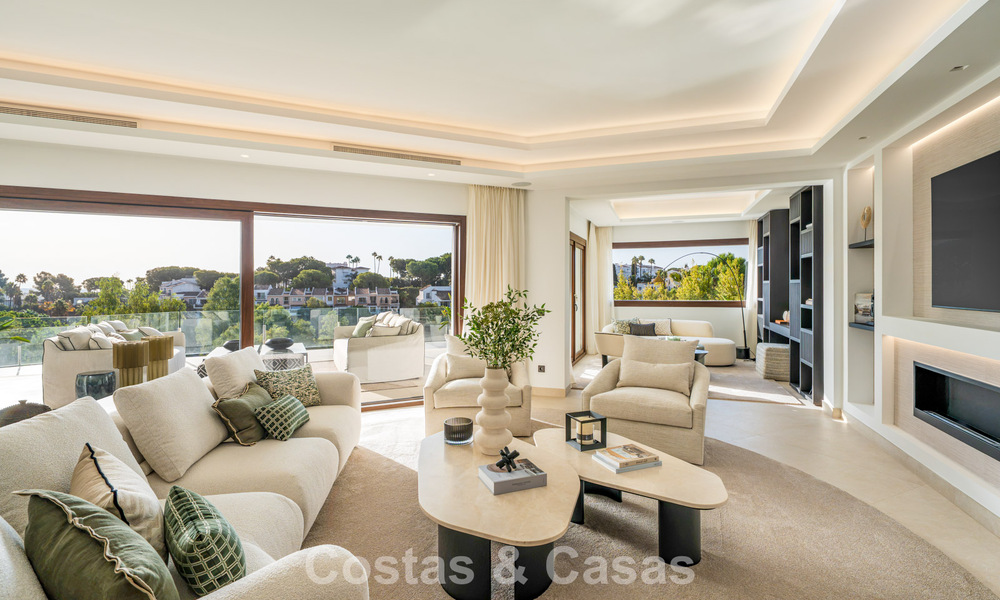 Modern mediterranean, new luxury villa for sale in an exclusive gated community in Marbella - Benahavís 805173