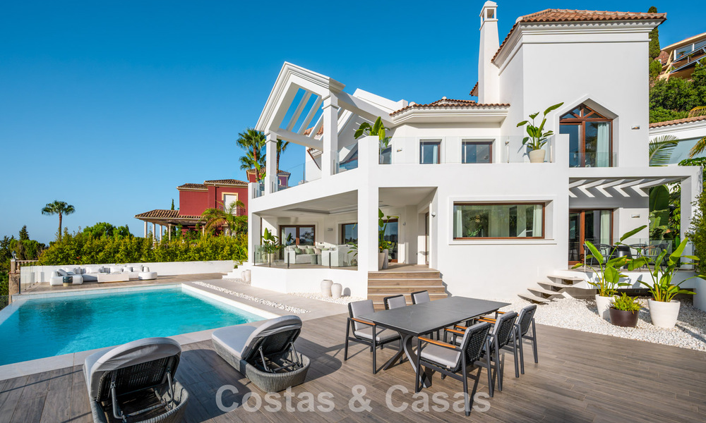 Modern mediterranean, new luxury villa for sale in an exclusive gated community in Marbella - Benahavís 805175