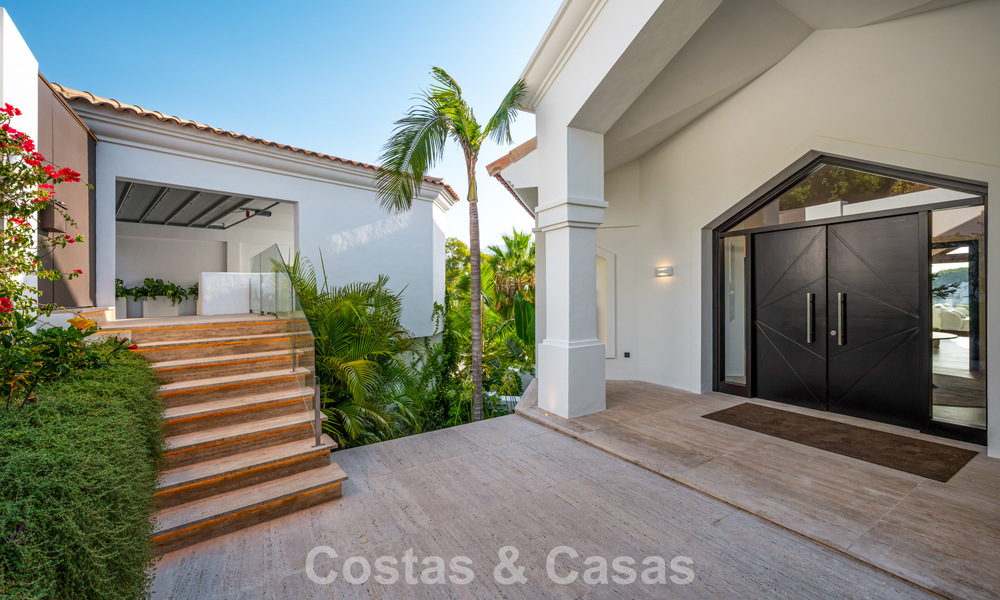 Modern mediterranean, new luxury villa for sale in an exclusive gated community in Marbella - Benahavís 805178