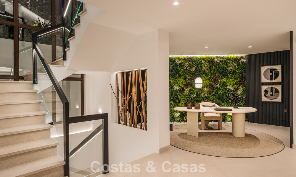 Modern mediterranean, new luxury villa for sale in an exclusive gated community in Marbella - Benahavís 805197