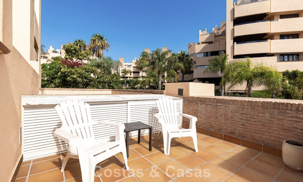Modern penthouse for sale in a frontline beach complex on the New Golden Mile between Marbella and Estepona 805408