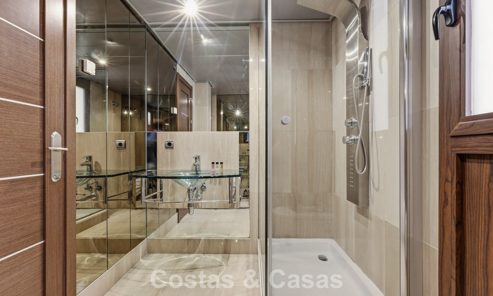 Modern penthouse for sale in a frontline beach complex on the New Golden Mile between Marbella and Estepona 805426