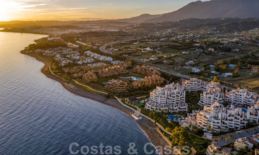 Modern penthouse for sale in a frontline beach complex on the New Golden Mile between Marbella and Estepona 805466