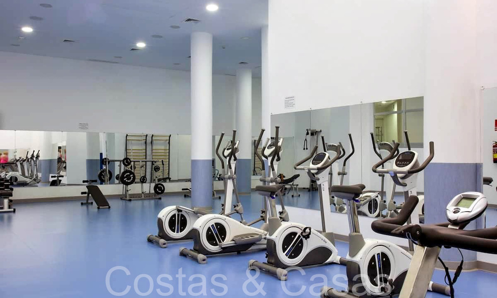 Modern penthouse for sale in a frontline beach complex on the New Golden Mile between Marbella and Estepona 805470