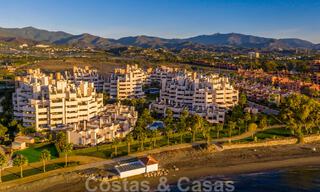 Bahia de la Plata: Modern Apartments for sale in a beachfront complex on the New Golden Mile between Marbella - Estepona 805012 