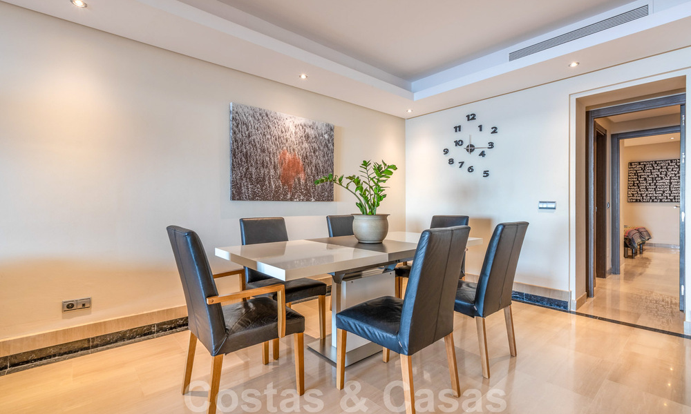 Bahia de la Plata: Modern Apartments for sale in a beachfront complex on the New Golden Mile between Marbella - Estepona 805014
