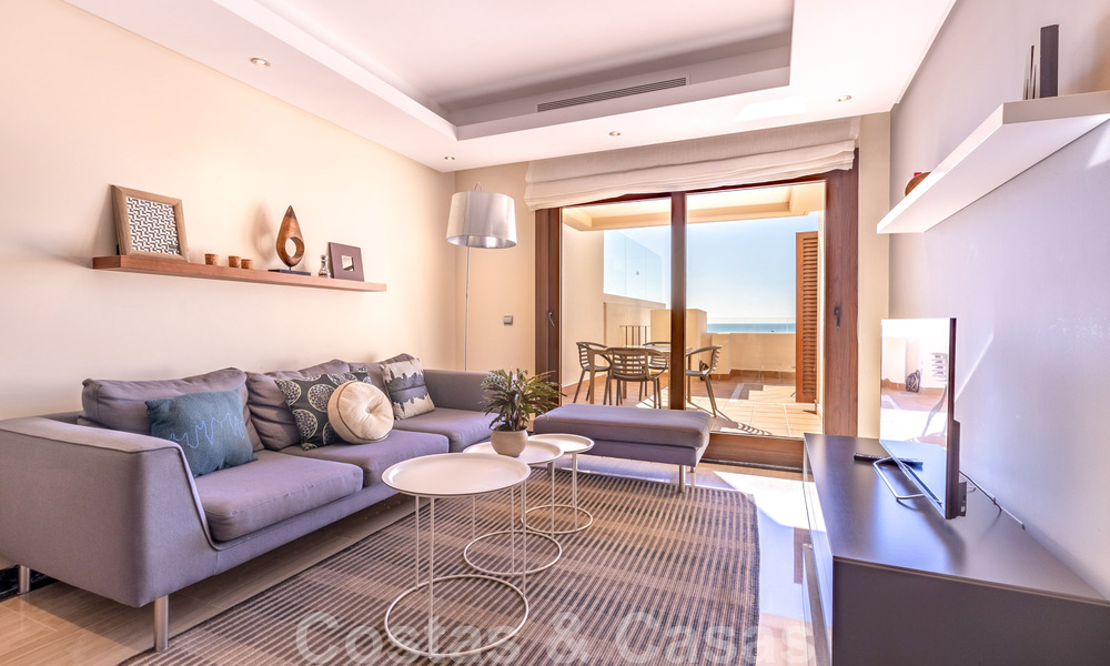 Bahia de la Plata: Modern Apartments for sale in a beachfront complex on the New Golden Mile between Marbella - Estepona 805017