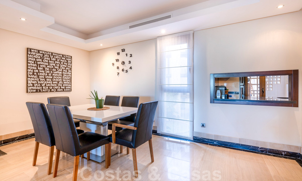 Bahia de la Plata: Modern Apartments for sale in a beachfront complex on the New Golden Mile between Marbella - Estepona 805020
