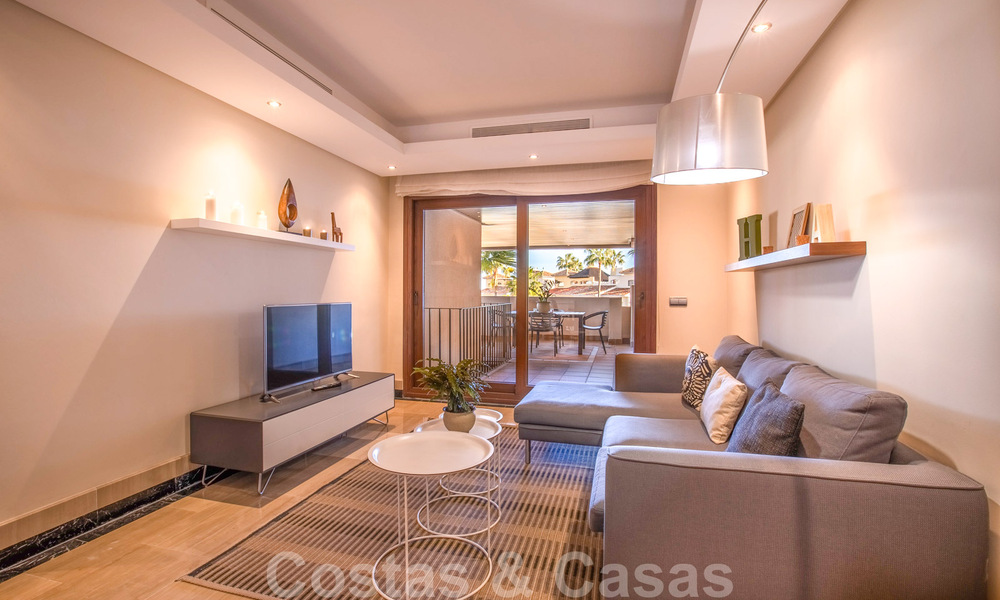 Bahia de la Plata: Modern Apartments for sale in a beachfront complex on the New Golden Mile between Marbella - Estepona 805021