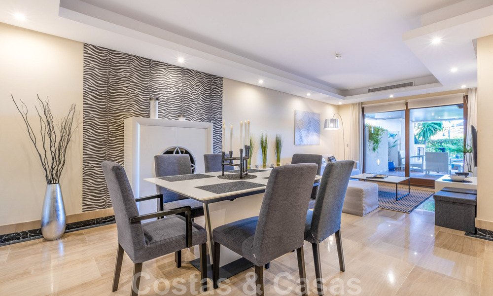 Bahia de la Plata: Modern Apartments for sale in a beachfront complex on the New Golden Mile between Marbella - Estepona 805023