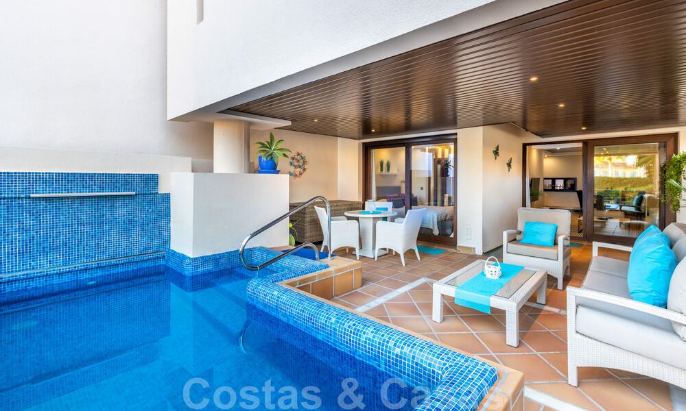 Bahia de la Plata: Modern Apartments for sale in a beachfront complex on the New Golden Mile between Marbella - Estepona 805024
