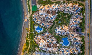 Bahia de la Plata: Modern Apartments for sale in a beachfront complex on the New Golden Mile between Marbella - Estepona 805032 