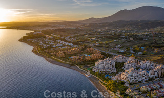 Bahia de la Plata: Modern Apartments for sale in a beachfront complex on the New Golden Mile between Marbella - Estepona 805034 