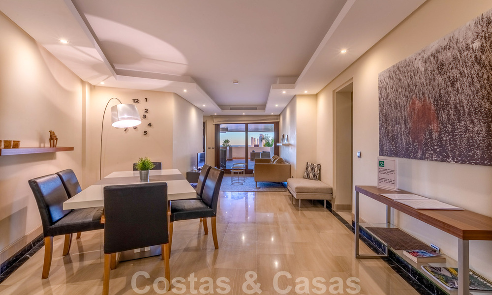 Bahia de la Plata: Modern Apartments for sale in a beachfront complex on the New Golden Mile between Marbella - Estepona 805036