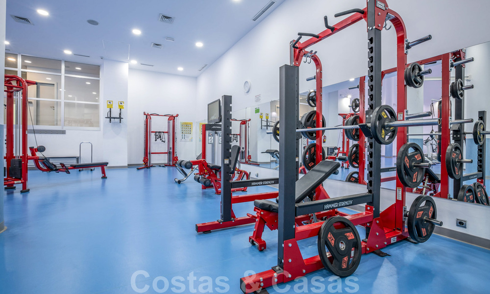 Bahia de la Plata: Modern Apartments for sale in a beachfront complex on the New Golden Mile between Marbella - Estepona 805039