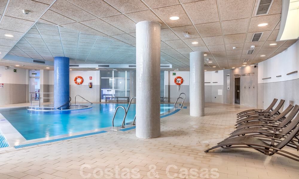 Bahia de la Plata: Modern Apartments for sale in a beachfront complex on the New Golden Mile between Marbella - Estepona 805042