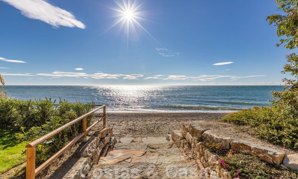 Bahia de la Plata: Modern Apartments for sale in a beachfront complex on the New Golden Mile between Marbella - Estepona 805045
