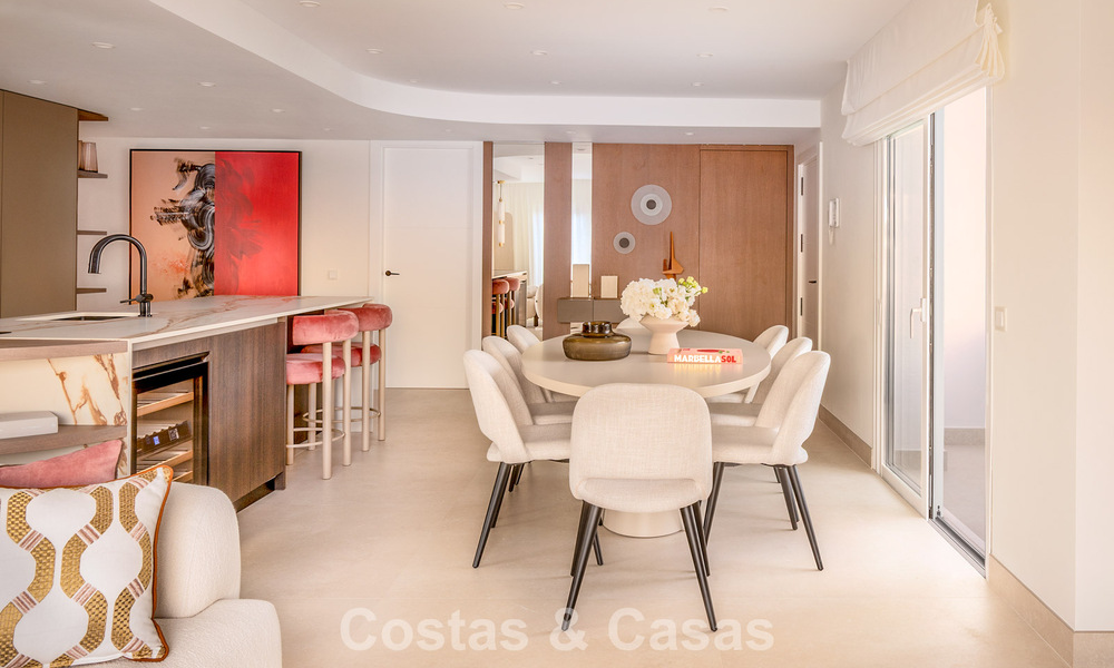Prestigious penthouse with exceptional terrace for sale in a beachfront complex on the New Golden Mile, Marbella - Estepona 805102