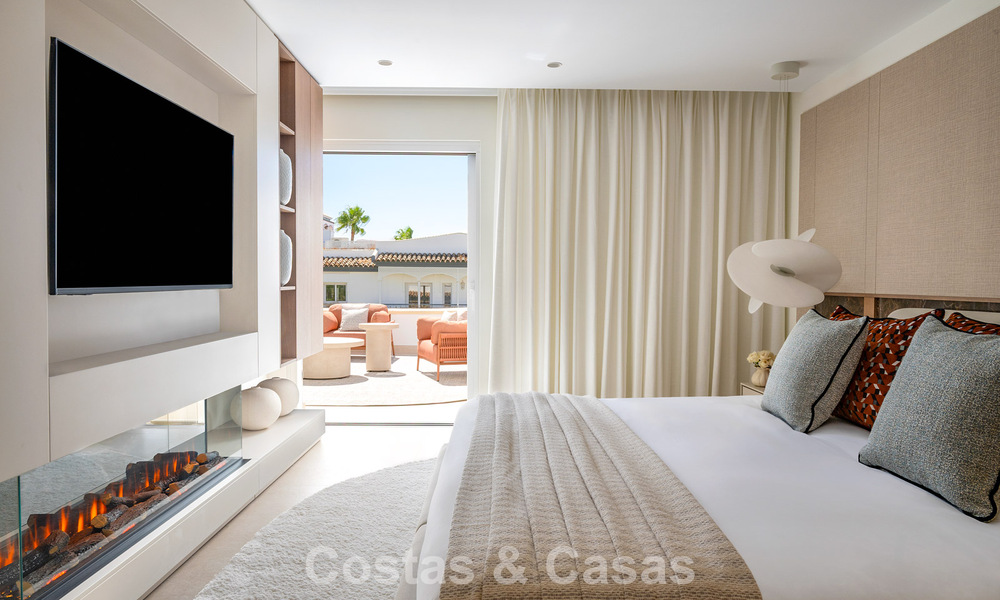 Prestigious penthouse with exceptional terrace for sale in a beachfront complex on the New Golden Mile, Marbella - Estepona 805108