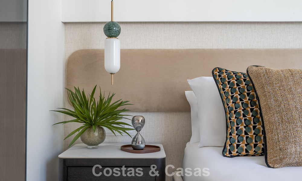 Prestigious penthouse with exceptional terrace for sale in a beachfront complex on the New Golden Mile, Marbella - Estepona 805112