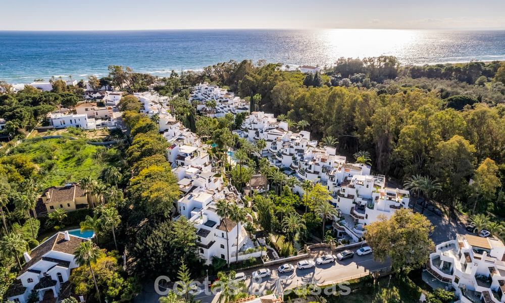 Apartments for sale in a frontline beach complex in Elviria, East Marbella 805129
