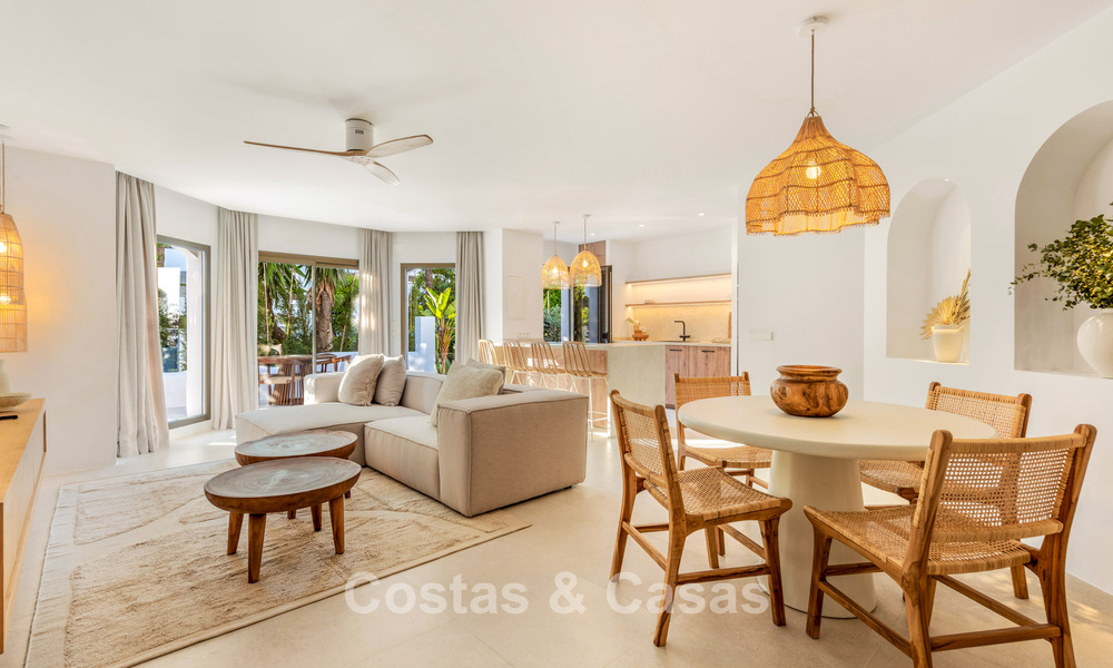 Apartments for sale in a frontline beach complex in Elviria, East Marbella 805140