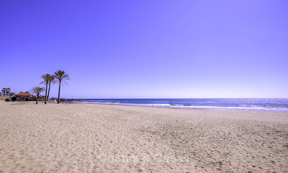 Apartments for sale in a frontline beach complex in Elviria, East Marbella 805157