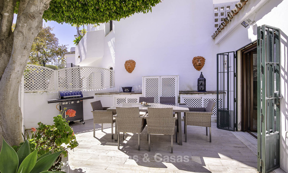 Apartments for sale in a frontline beach complex in Elviria, East Marbella 805161