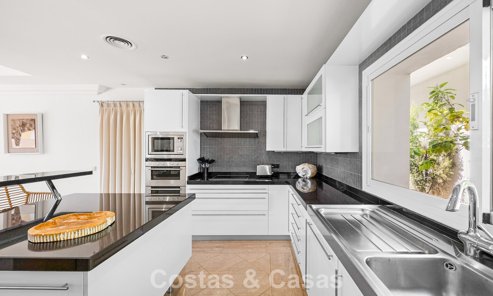 Grand Mediterranean luxury villa for sale on the golf course in La Quinta, Marbella - Benahavís 805543