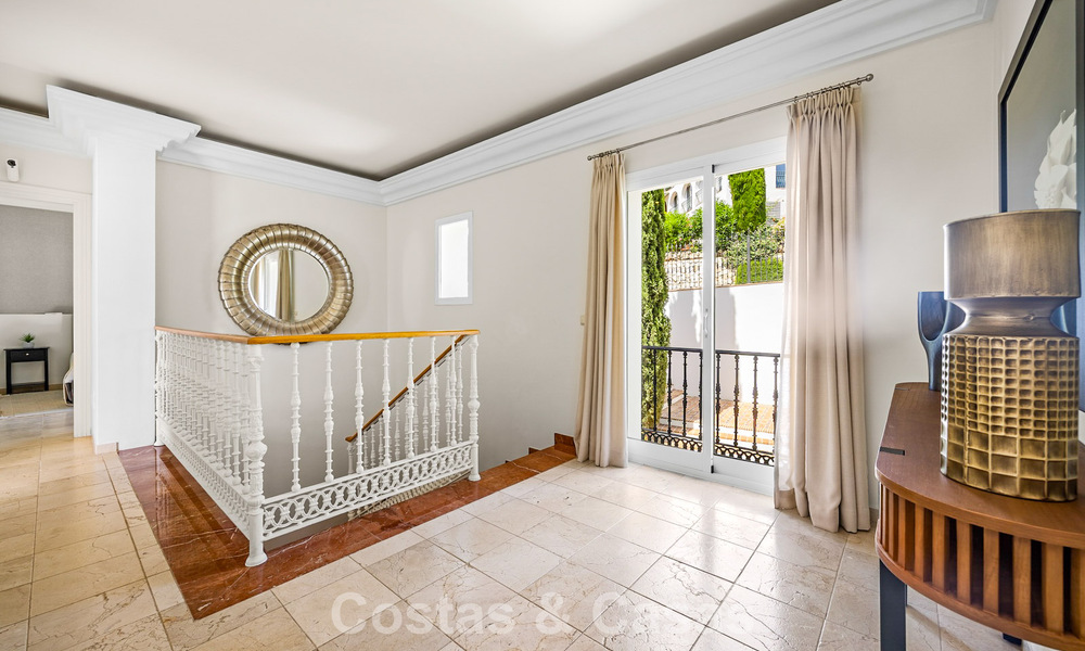 Grand Mediterranean luxury villa for sale on the golf course in La Quinta, Marbella - Benahavís 805550