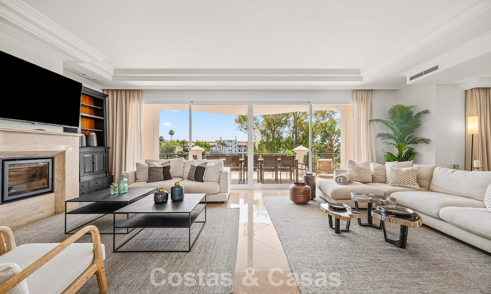 Grand Mediterranean luxury villa for sale on the golf course in La Quinta, Marbella - Benahavís 805566
