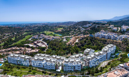 Modern luxury apartments for sale with sea views in Botanic, a secure gated complex in prestigious Benahavís - Marbella 805479