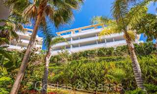 Modern luxury apartments for sale with sea views in Botanic, a secure gated complex in prestigious Benahavís - Marbella 805492 