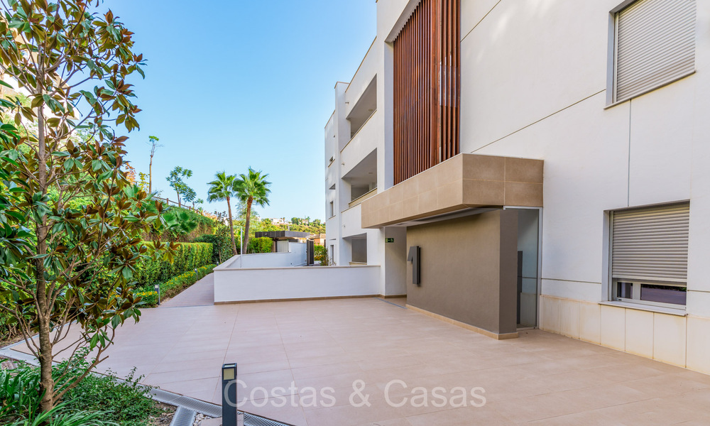 Modern luxury apartments for sale with sea views in Botanic, a secure gated complex in prestigious Benahavís - Marbella 805493