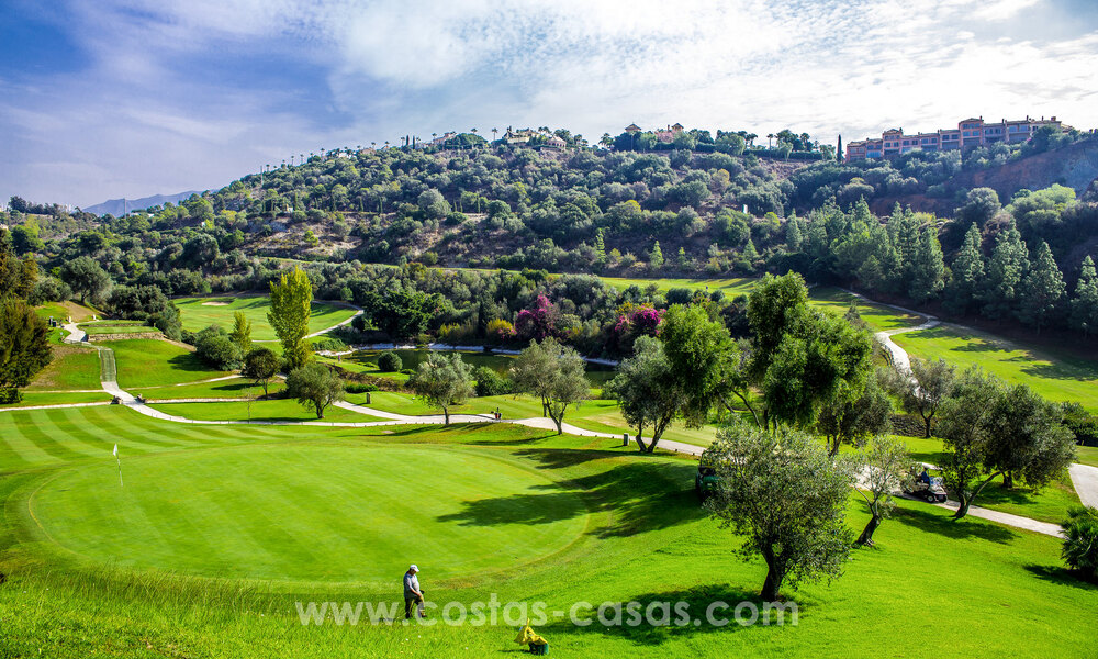 Modern luxury apartments for sale with sea views in Botanic, a secure gated complex in prestigious Benahavís - Marbella 805503