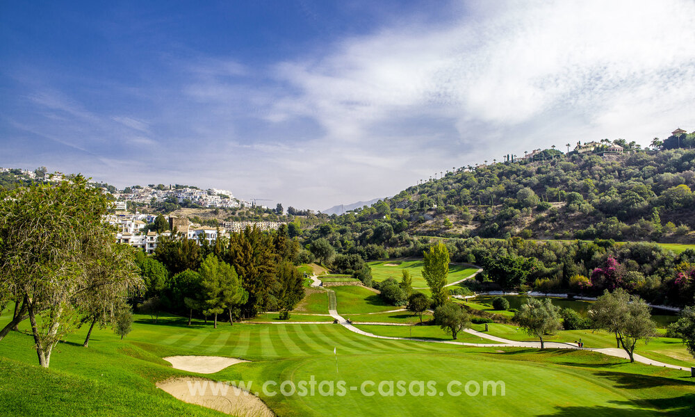 Modern luxury apartments for sale with sea views in Botanic, a secure gated complex in prestigious Benahavís - Marbella 805504