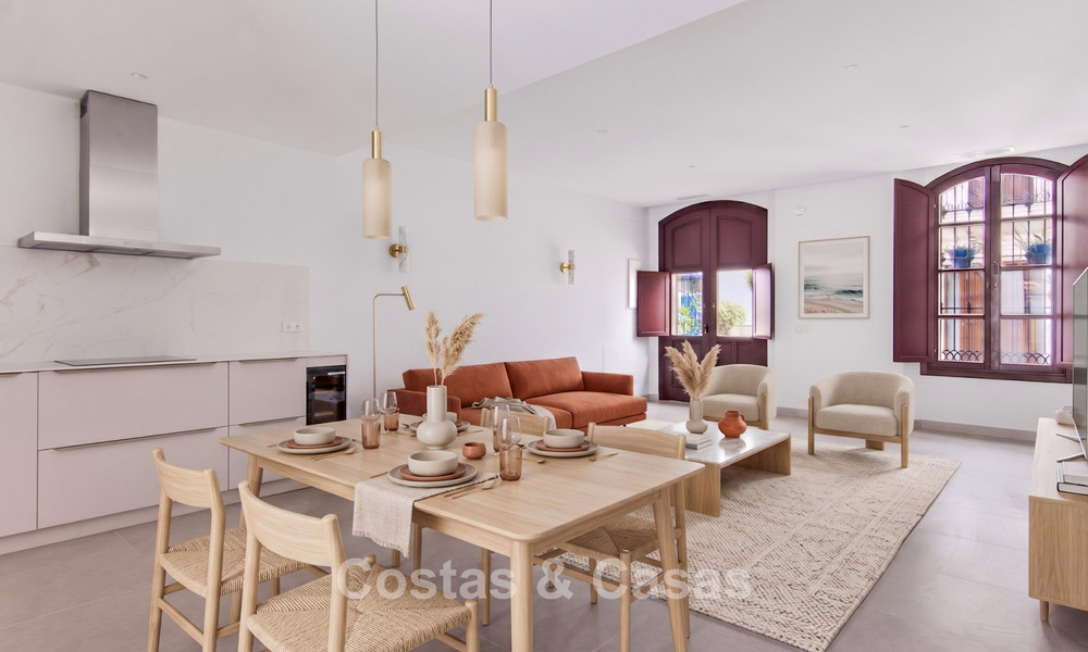 5 exclusive townhouses for sale in the charming old town of Estepona 805622